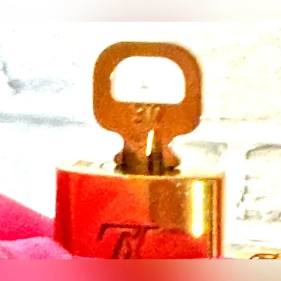 LOUIS VUITTON #317 lock and key necklace AUTHENTIC - Picture 6 of 10